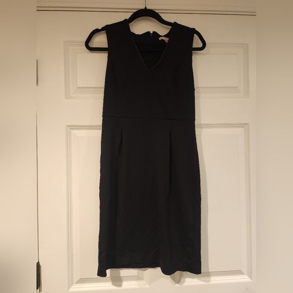 Banana Republic black fitted stretchy sleeveless dress Size 2